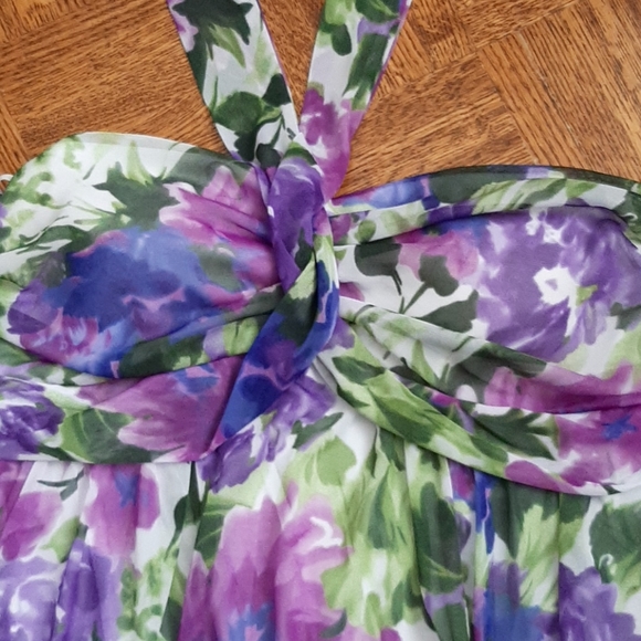 Dress - Picture 2 of 5